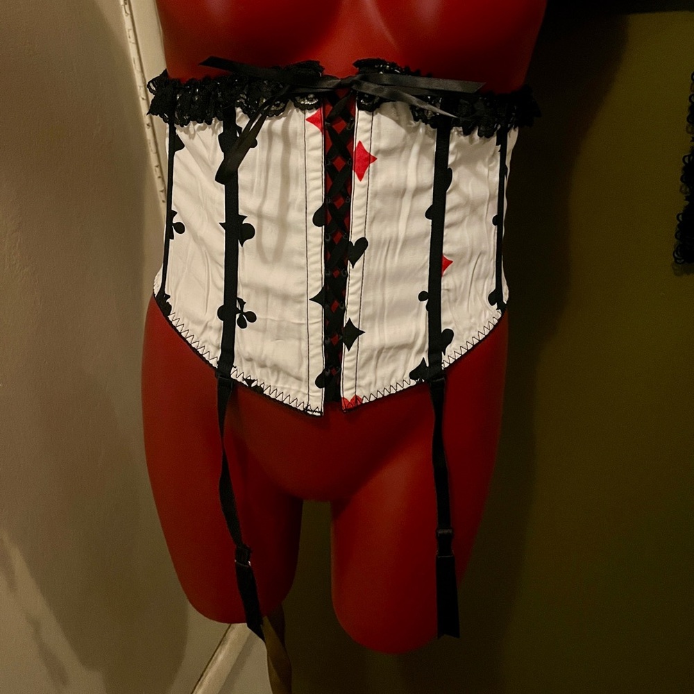 Heavy Red Alice Card Suits Waist Cincher Hearts, Spades, Diamonds - Picture 2 of 13